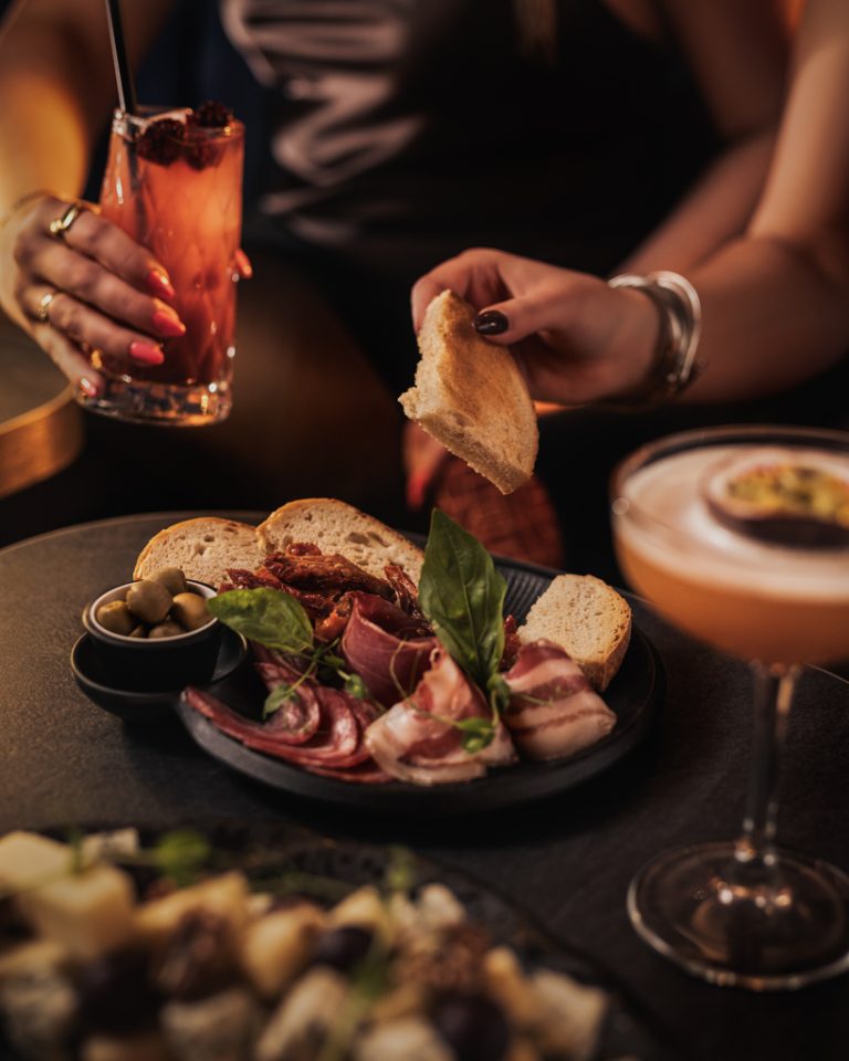 koktel-es-tapas-mediterraneo-skybar-esztergom