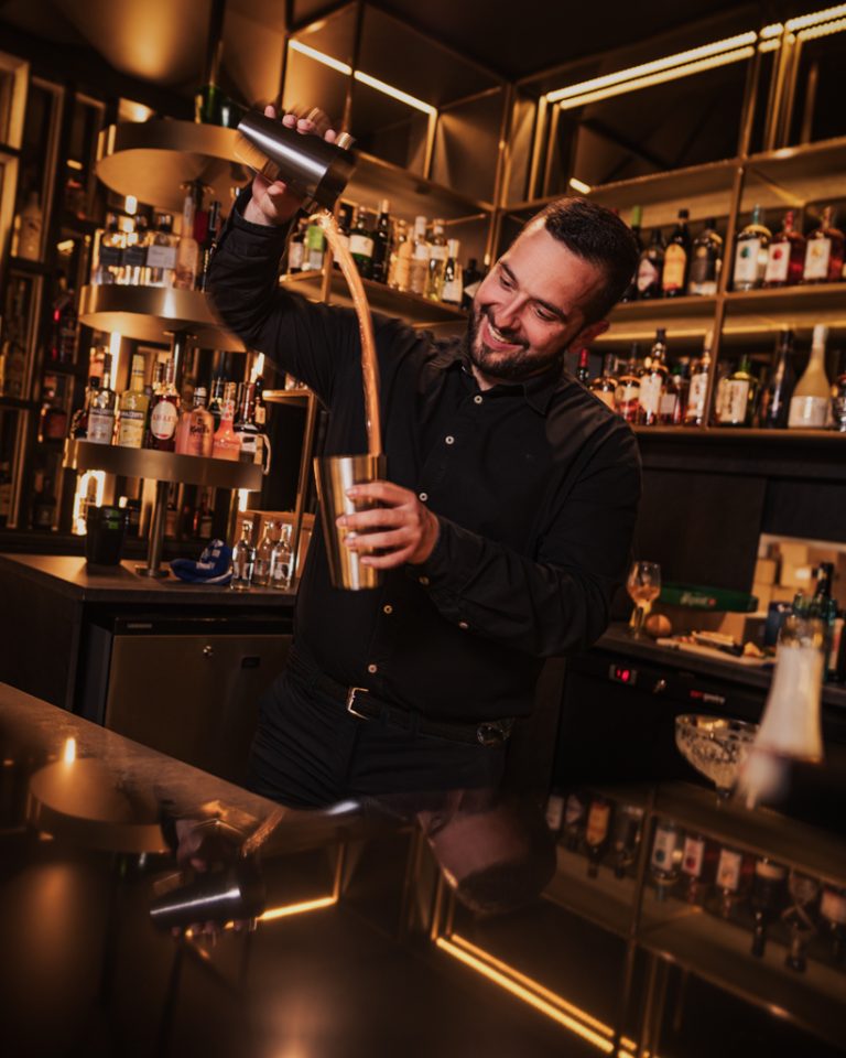 lounge-belso-ter-mediterraneo-skybar-esztergom